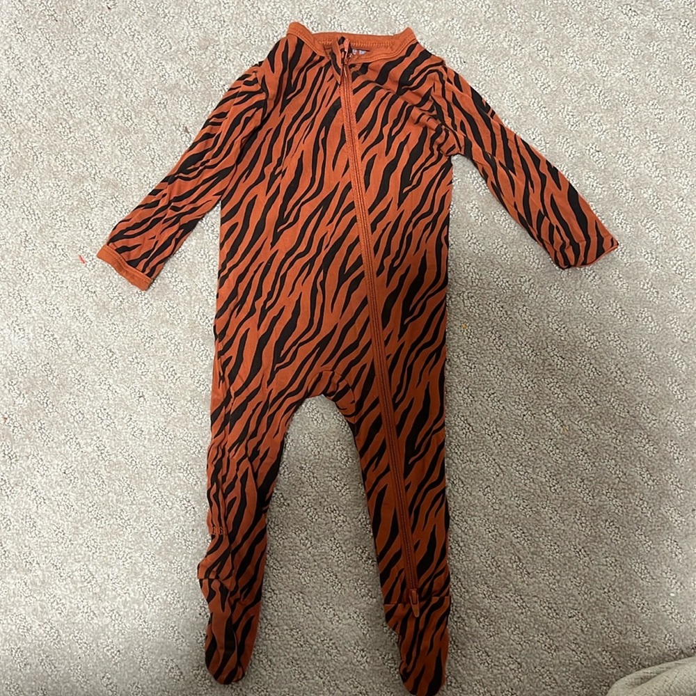 Kyte zebra print pajamas 3-6mo